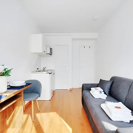 Cmg Serres/ Convention Apartment