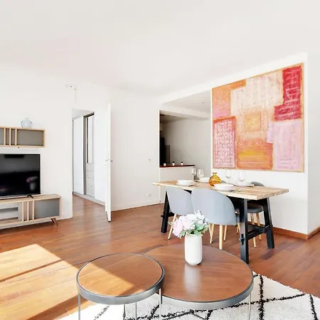 Cmg Serres/ Convention Apartment