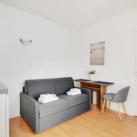 Cmg Serres/ Convention Apartment