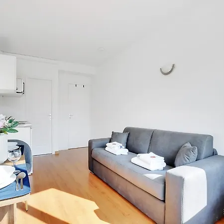 Apartment Cmg Serres/ Convention