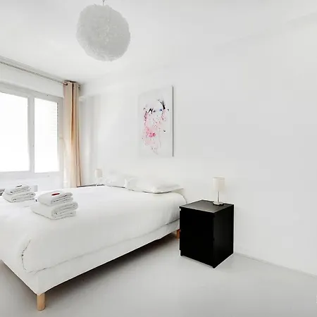 Cmg Serres/ Convention Apartment Paris