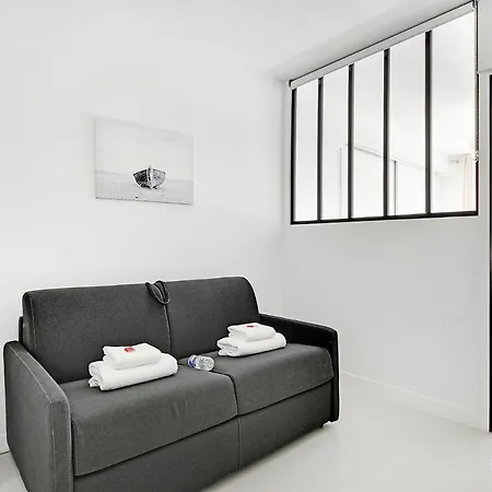 Cmg Serres/ Convention Apartment Paris